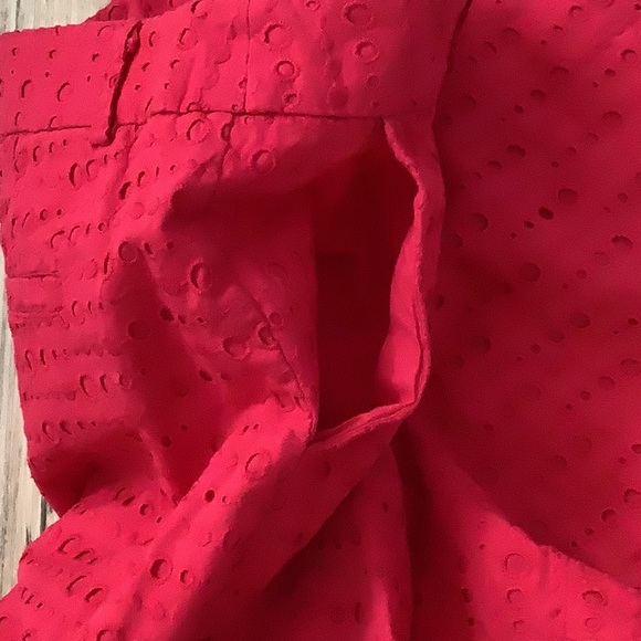 Madison hot pink shorts 100% cotton size 8 holes designs 2 front pockets.🌺🌺 - Picture 8 of 11